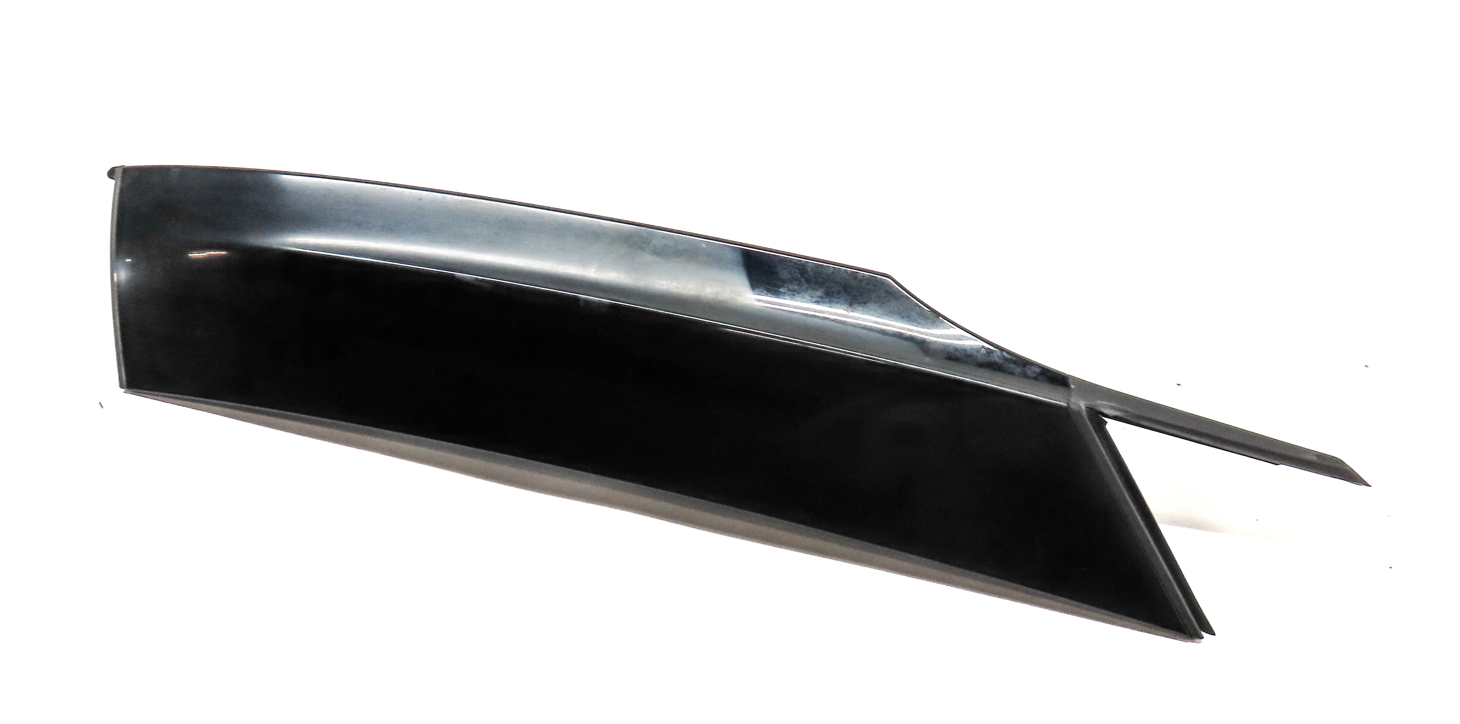 2017 LAND ROVER DISCOVERY (L462) REAR RIGHT QUARTER PANEL GLASS TRIM (BLACK) — exact item pictured